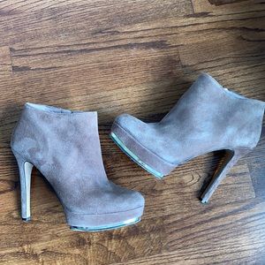 Vince Camino platform brown suede booties size 7